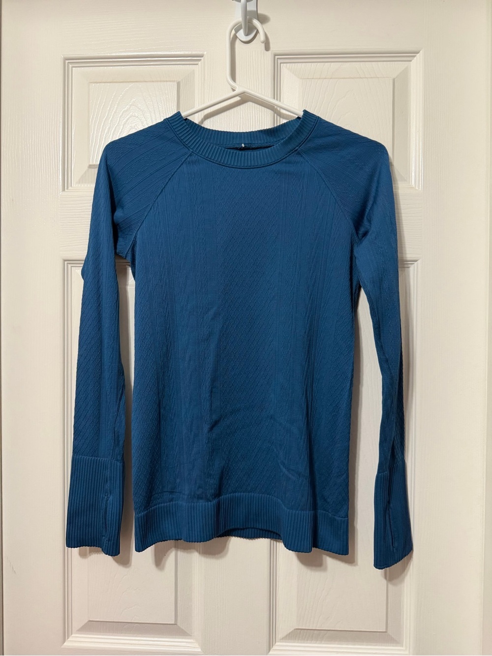 Lululemon rest less pullover long sleeve size 6 euc